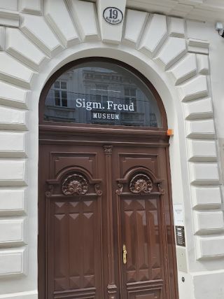 A Fresh Eye on Sigmund Freud's Berggasse 19 | Psychology Today