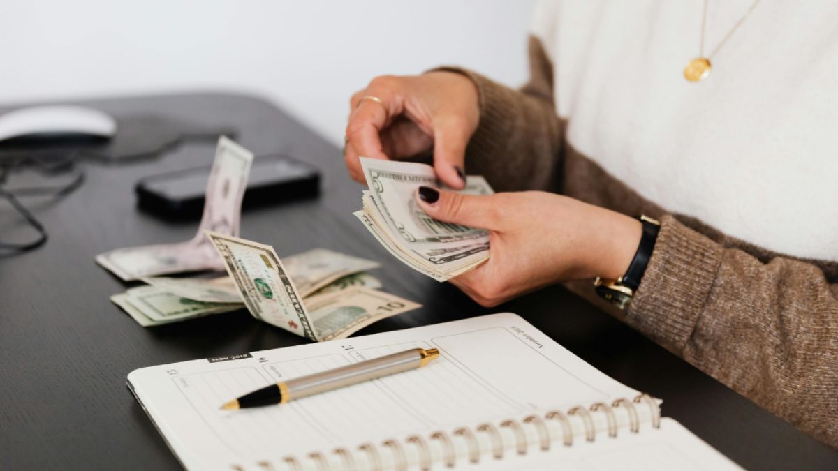 Money Talks: Decoding the Cultural Messages We Receive | Psychology Today United Kingdom