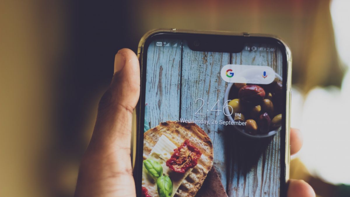 psychologytoday.com - Ankita Guchait MBPsS - Why We Screenshot Things We'll Never Look at Again