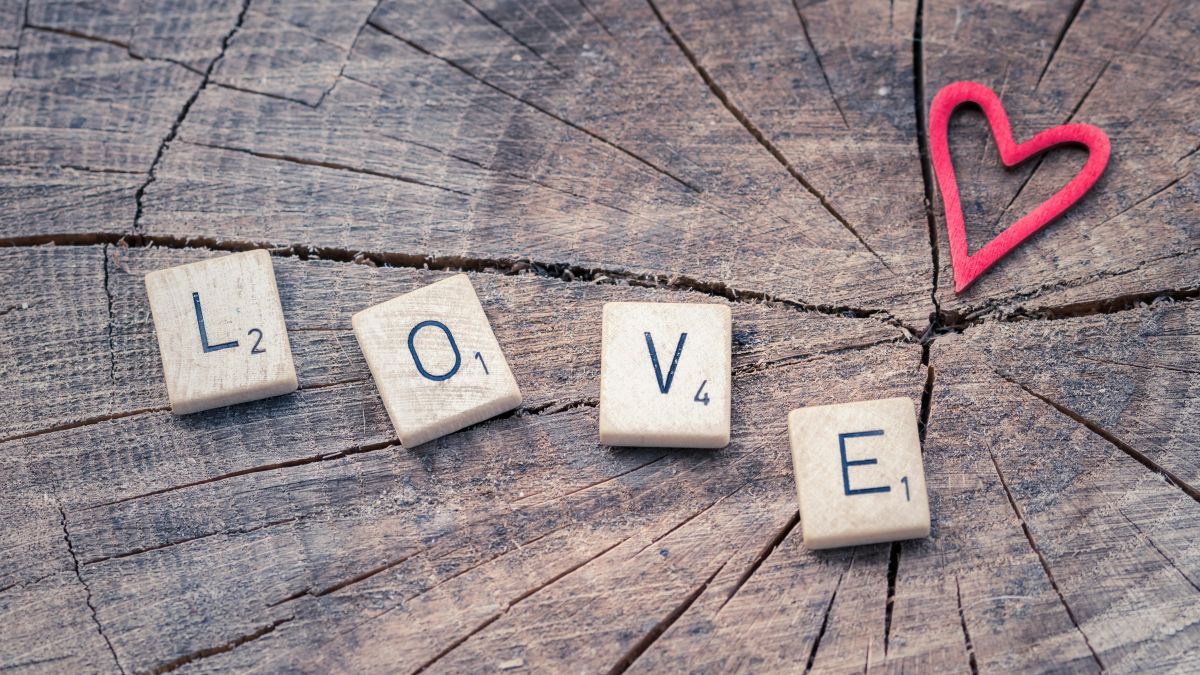 love wallpaper contact number