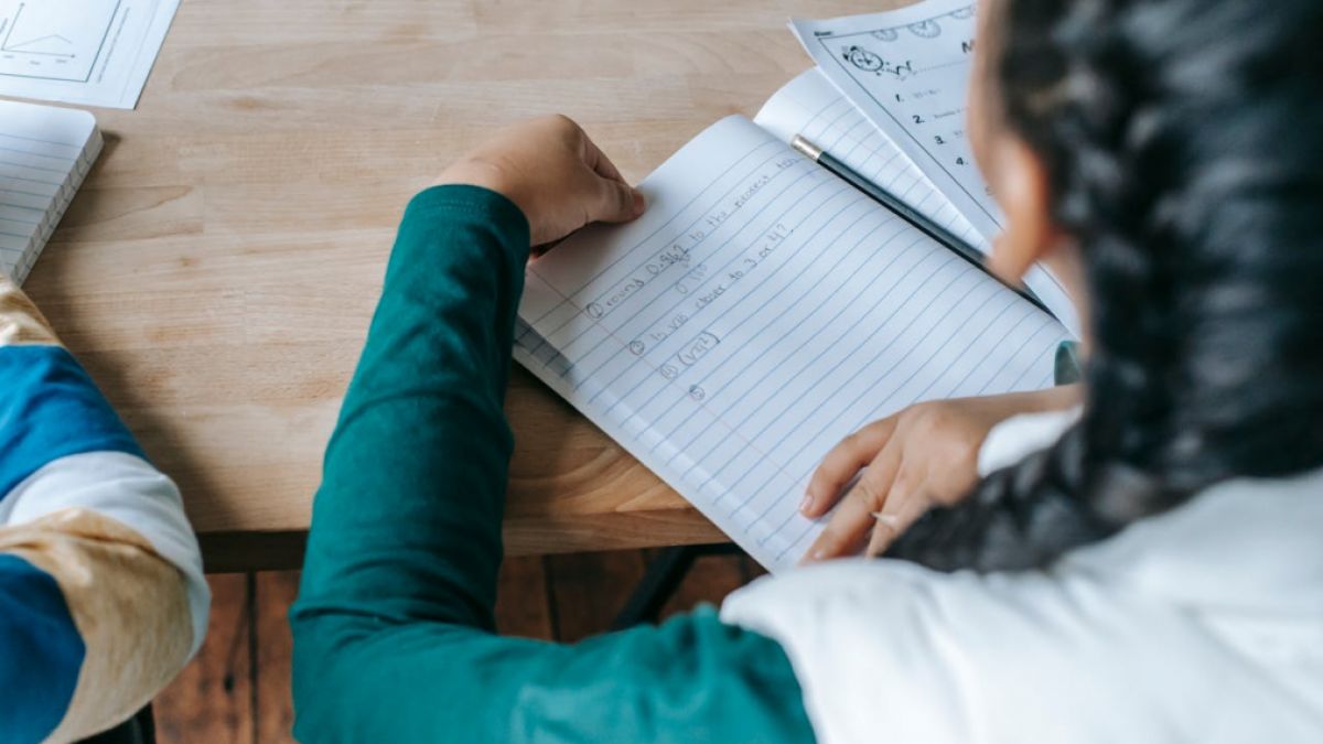 psychologytoday.com - J. Richard Gentry Ph.D. - Tech Tools for Spelling May Stunt Children's Literacy Growth