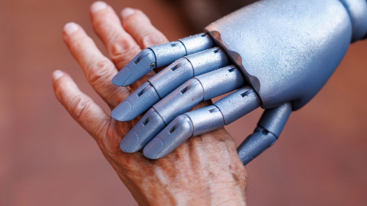 psychologytoday.com - Lydia Dugdale, MD - Old Age Will Be Different in the Robotic Age