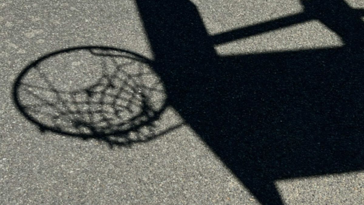 psychologytoday.com - Mitchell B. Liester M.D. - The Invisible Game: Jordan's Negative Space and Jung's Shadow