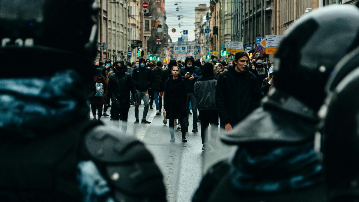psychologytoday.com - Matilde Tassinari Ph.D. - Virtual Reality Puts Protesters Face-to-Face With Force
