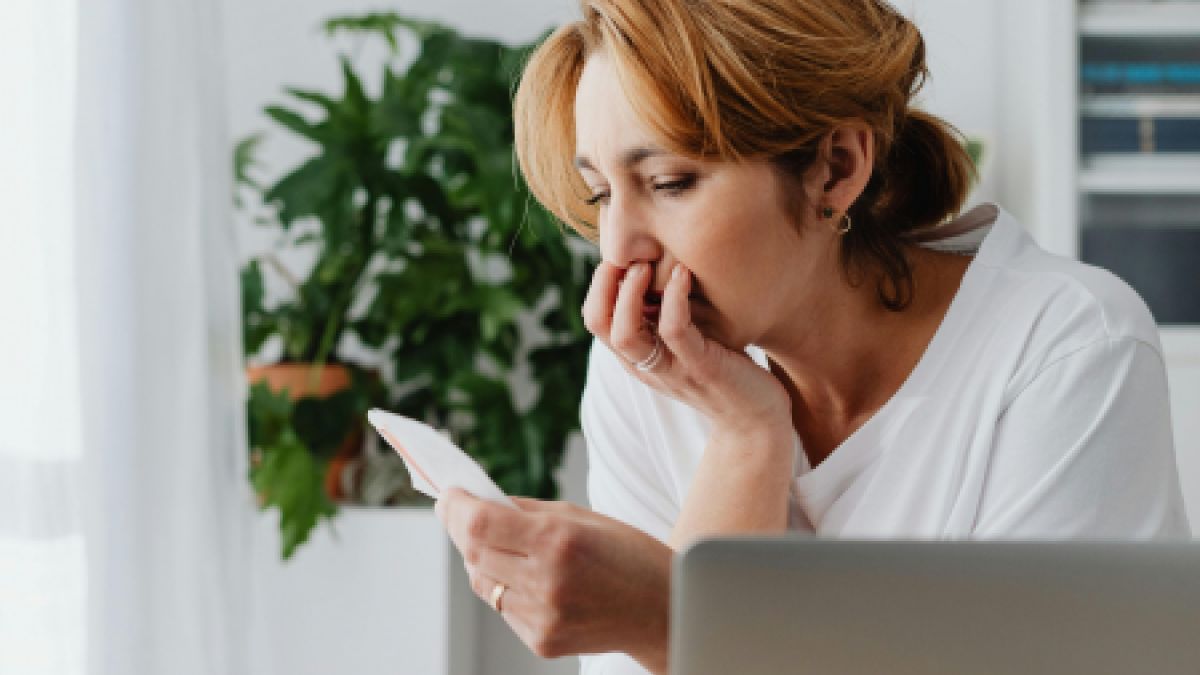 psychologytoday.com - Max Alberhasky Ph.D. - Why Financial Shame Makes Money Problems Worse