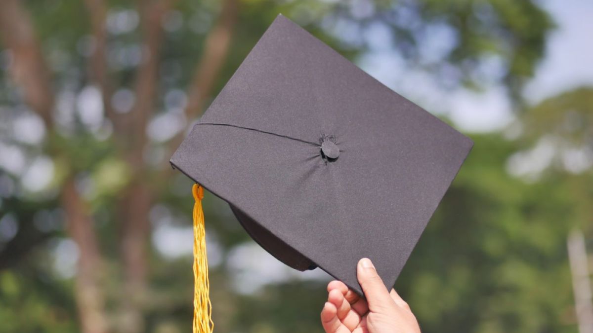 psychologytoday.com - Eva Ritvo M.D. - Dear Graduates: Reflections on the AI Workplace
