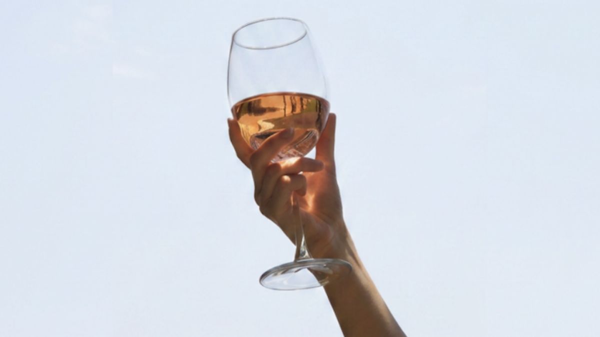 psychologytoday.com - Ali Kresch Levine Psy.D. - Are Wine Moms Rebelling or Surrendering?