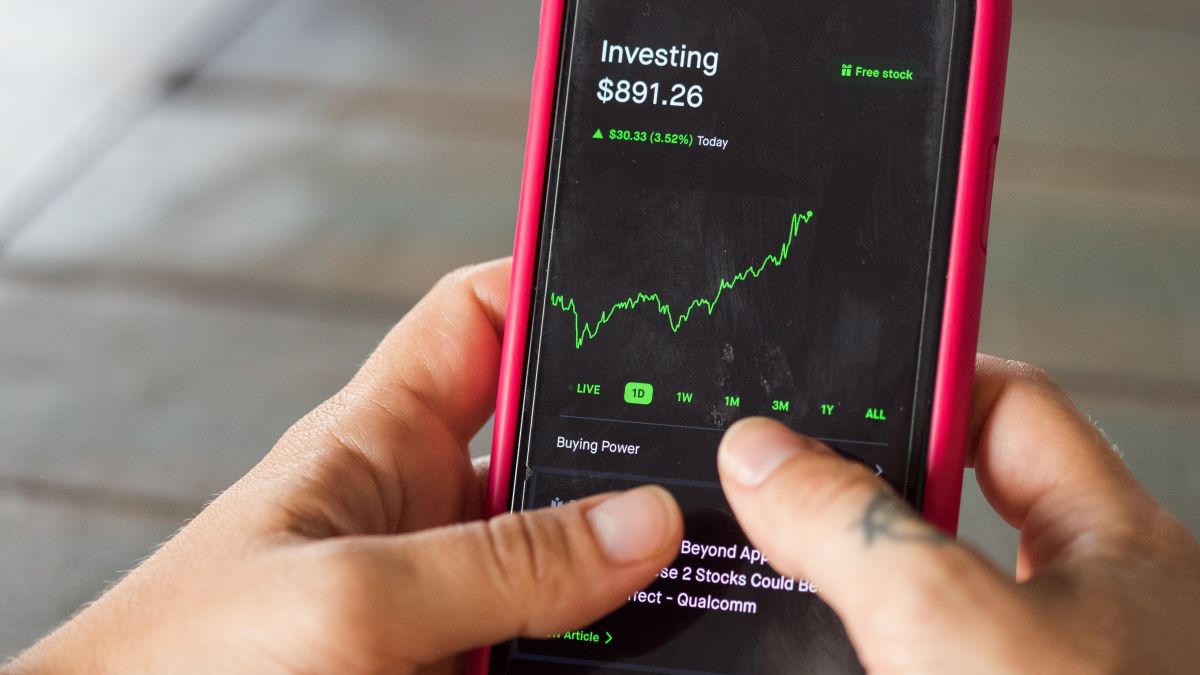 psychologytoday.com - Jason N. Linder, PsyD - How to Tolerate Financial Uncertainty While Investing