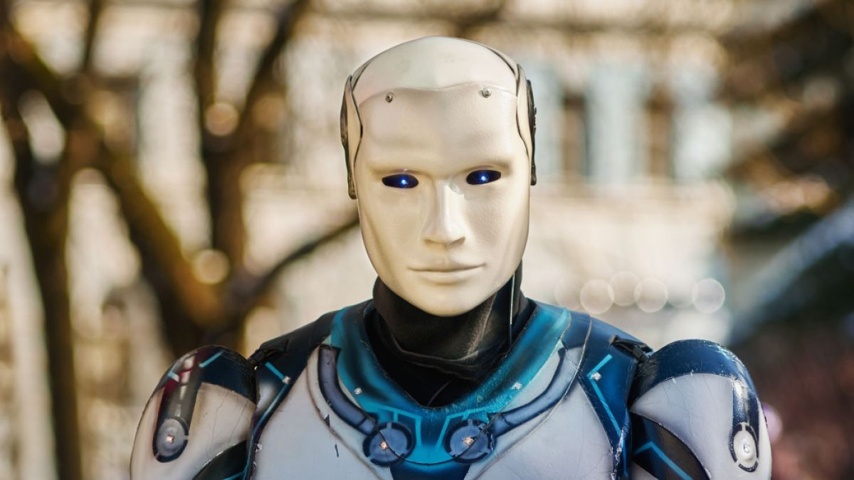 psychologytoday.com - Bruce Y. Lee M.D., M.B.A. - Yes, AI Is Being Used for Dating Profile Photos