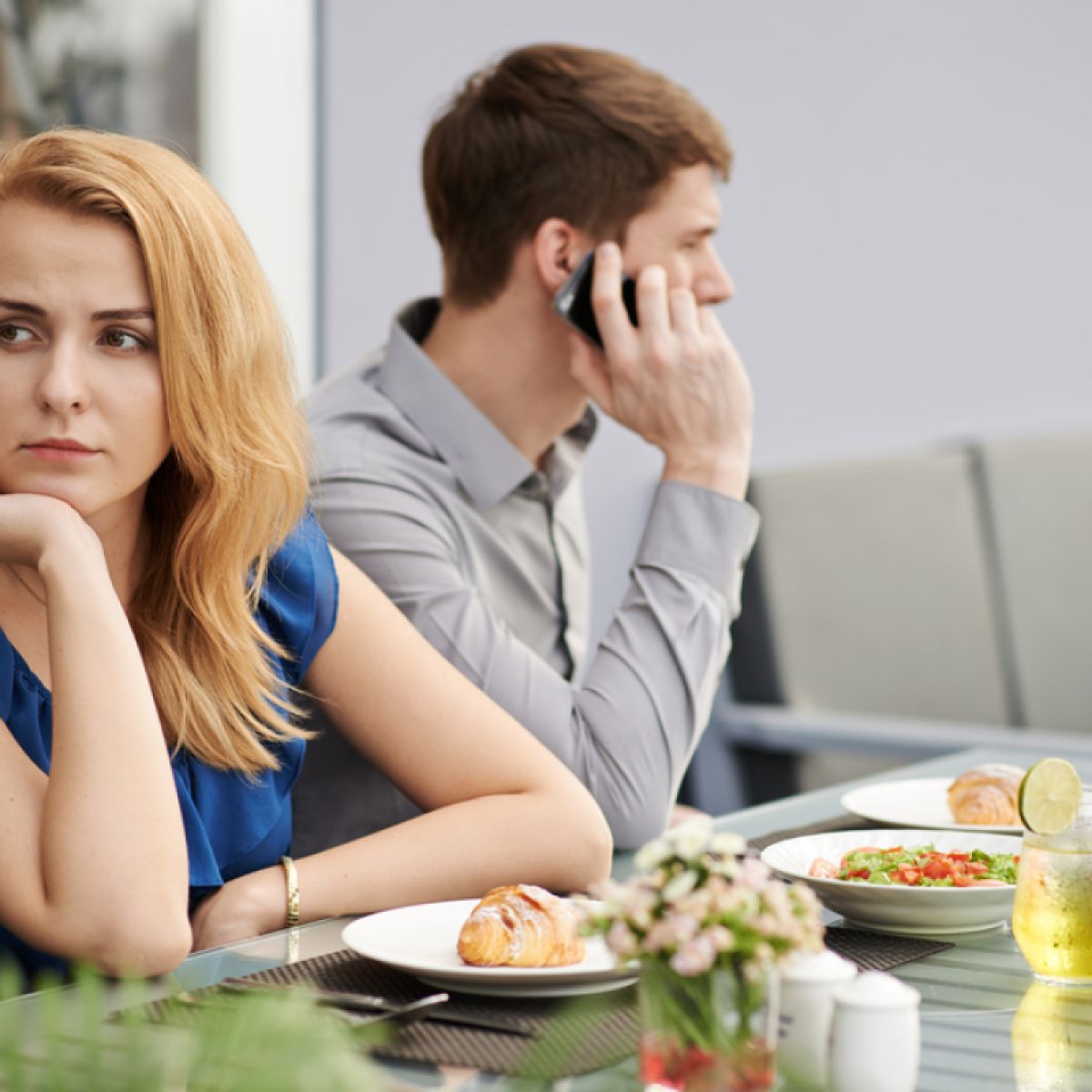 Cartas de Aquel Verano (B1 Spanish Short Story) | Fluent With Stories, image size:1200x1200