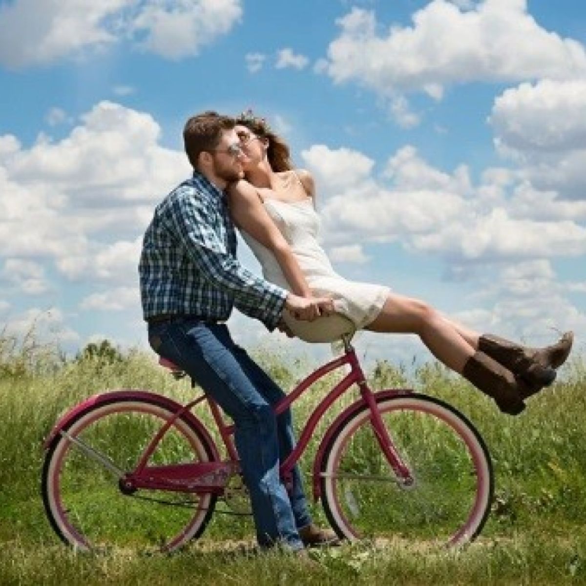 Qué hace que alguien se sienta físicamente atraído por ti? | Psychology  Today en español - Costa Rica, image size:1200x1200