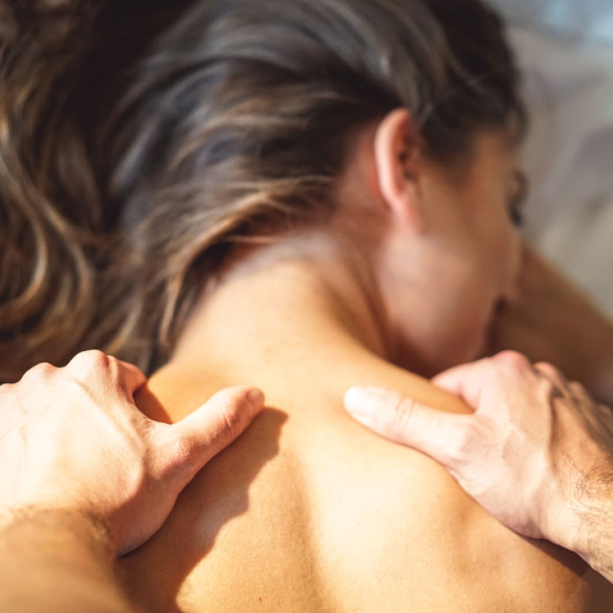 What is touch therapy – and how does it activate the 'love hormone'?