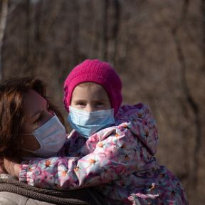 Coronavirus, baby and mom