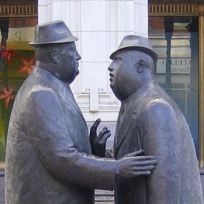 Title:  A statue outside on w:Stephen Avenue, ouside w:The Bay, in Calgary, Alberta, Canada. Author: https://commons.wikimedia.org/wiki/User:Thivierr
