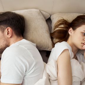 4 subtle signs of emotional unavailability to look out for