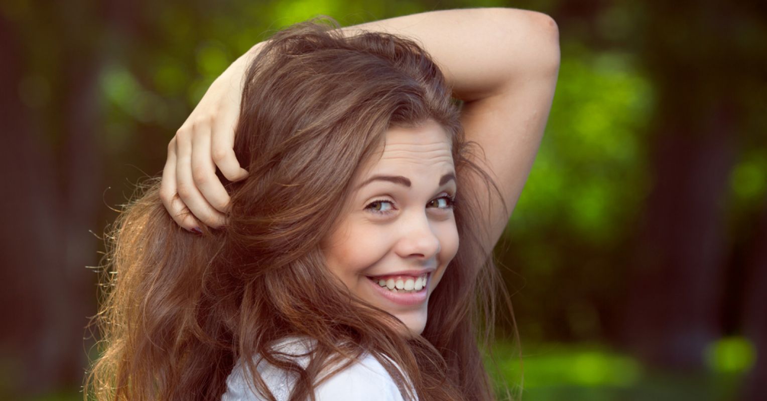 Attraction woman blushing 7 Signs