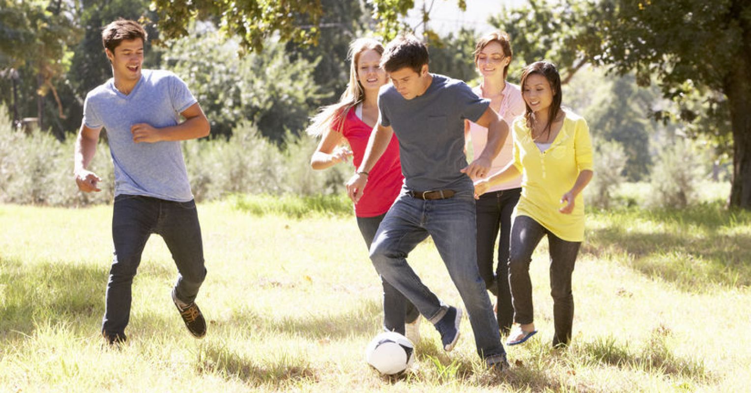 Do Men and Women Do Friendship Differently? | Psychology Today