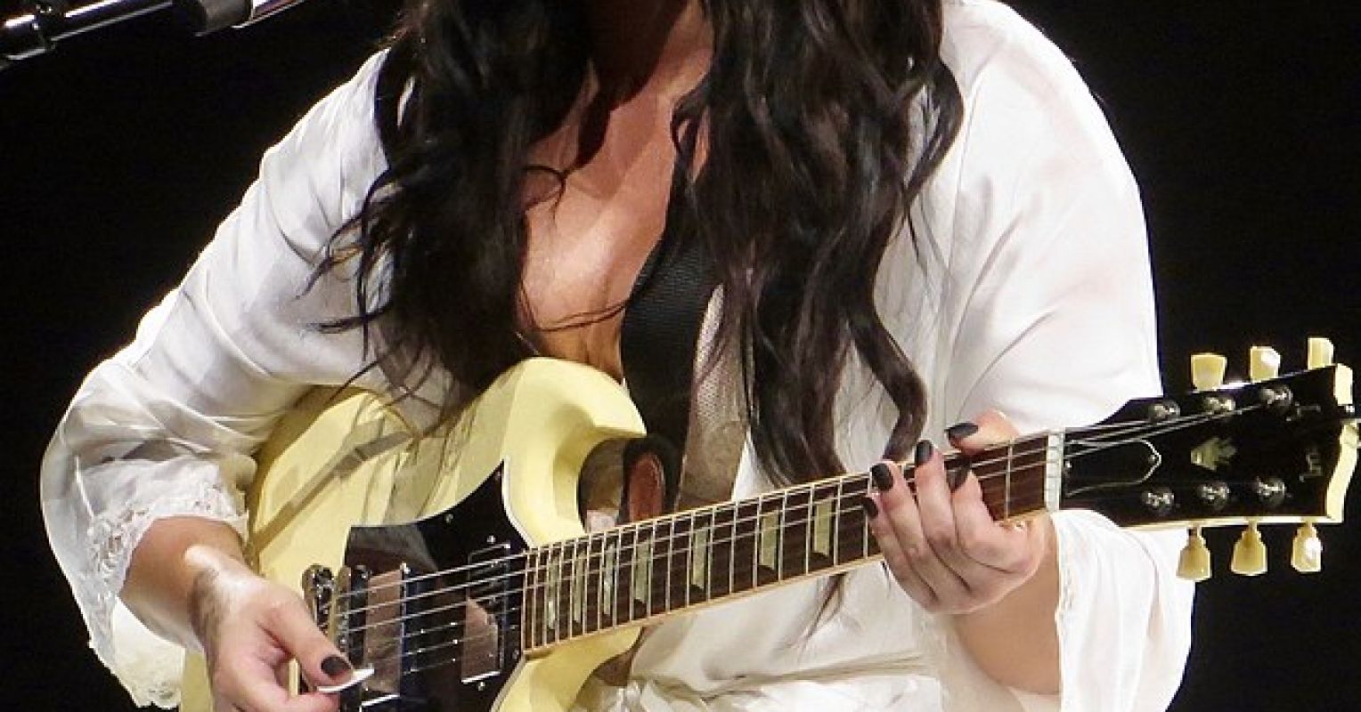 guitar used for demi lovato heart attack