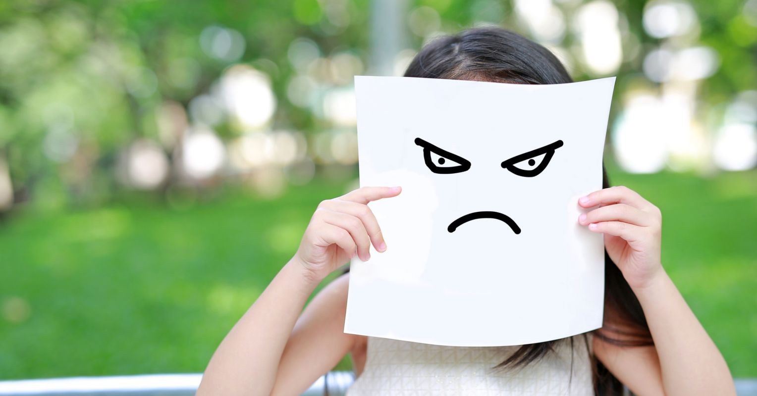 Vì sao không nên chỉ dùng sad và angry?