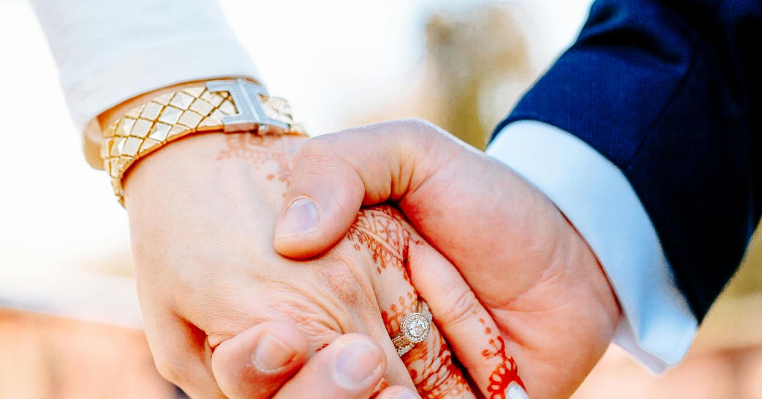What Do You Expect From Me?: Blending Traditions and Cultures