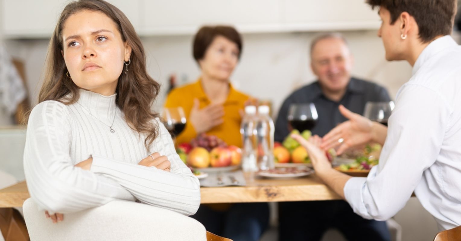 When Tit-for-Tat Takes Over the Holidays