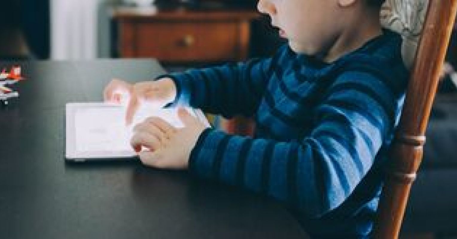 At What Age Should Your Neurodivergent Child Get a Cell Phone?
