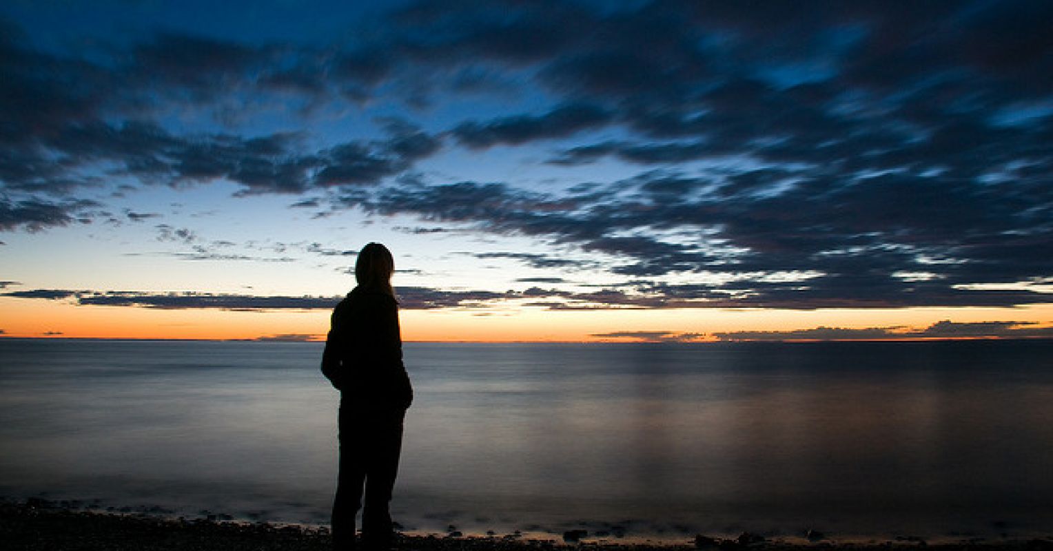 New Research Reveals That Lonely People Process the World Differently