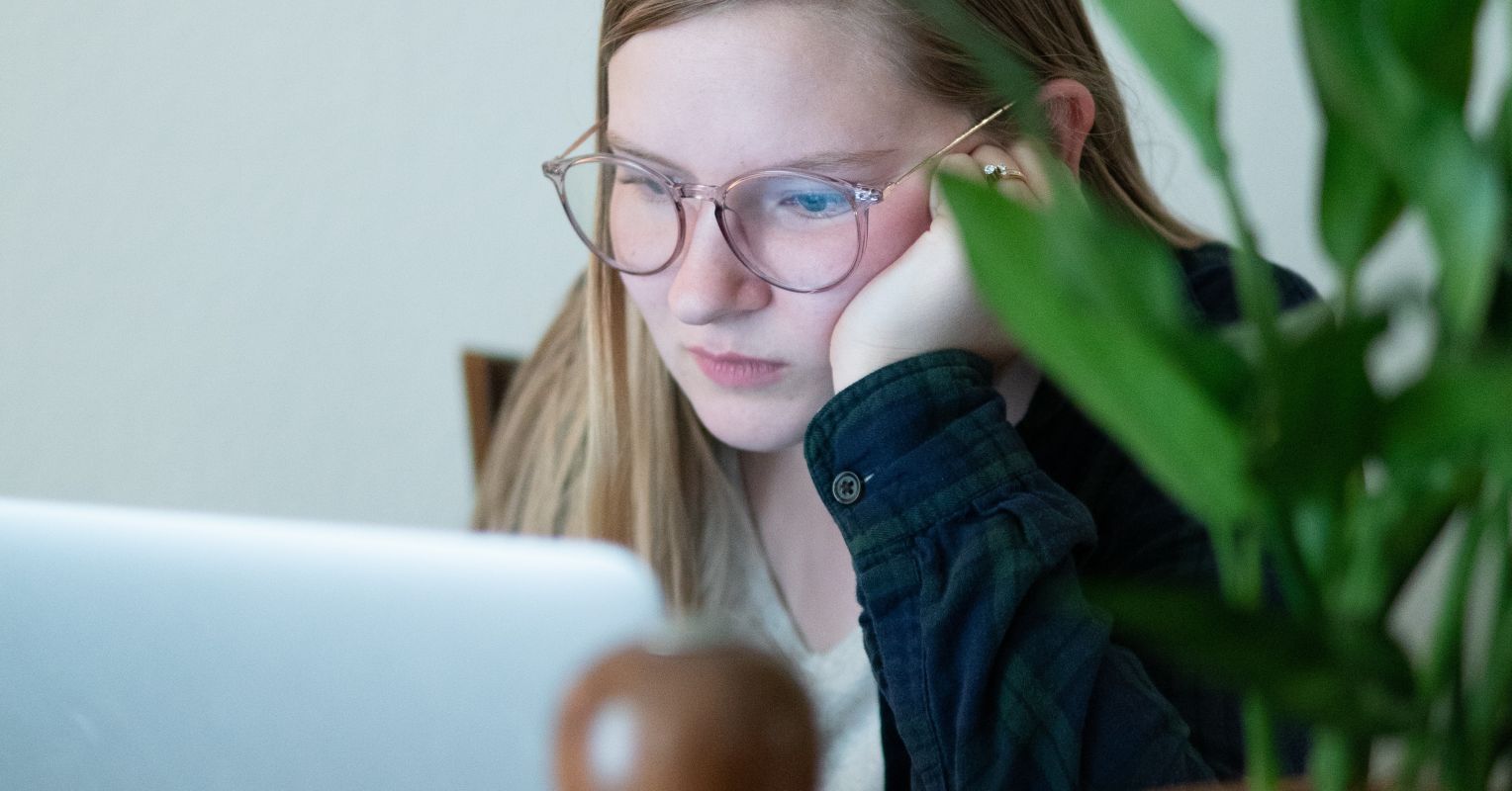 Research Finds a Solution for Computer-Screen Glow | Psychology Today