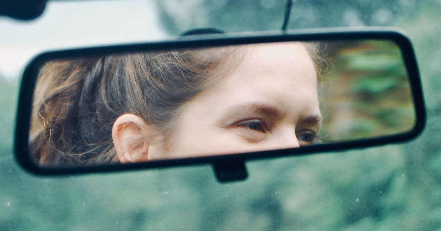 Symptoms of a Bad or Failing Rearview Mirror