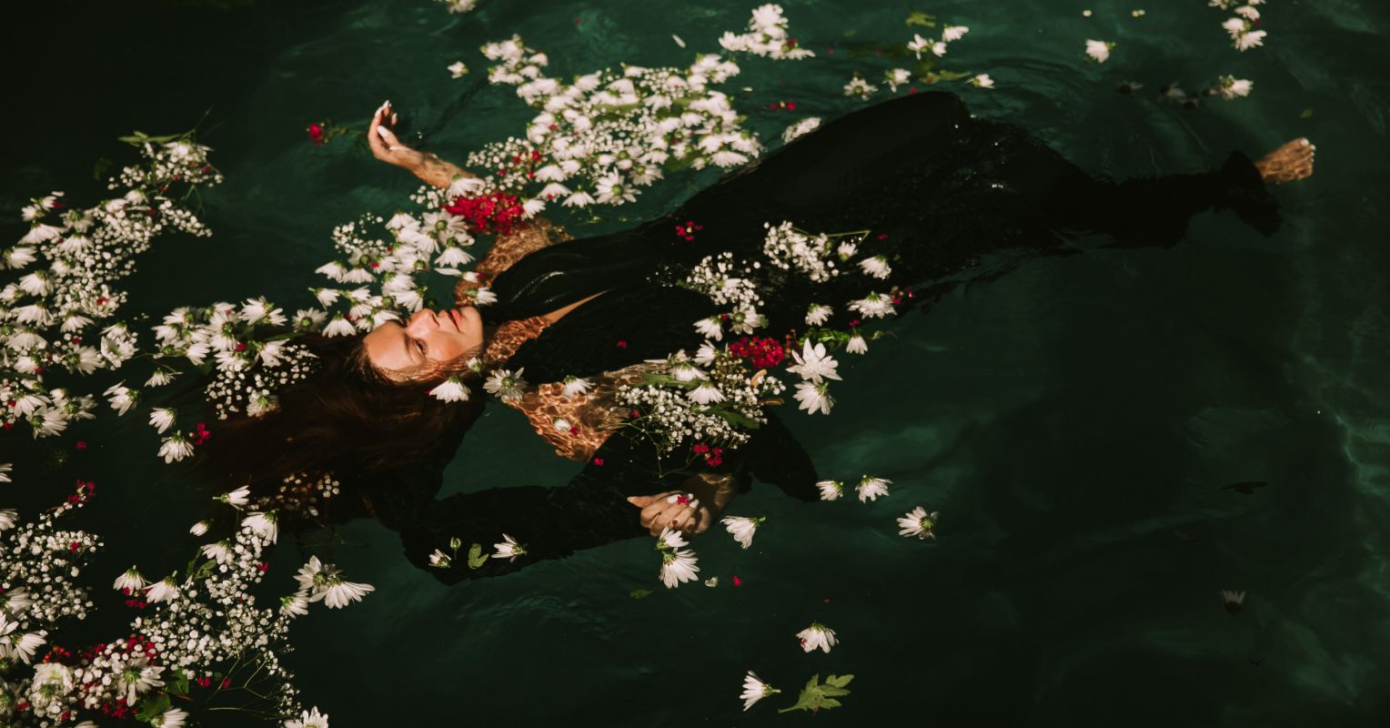 Fashion Photography and the Feminist Aesthetics of Disgust Psychology