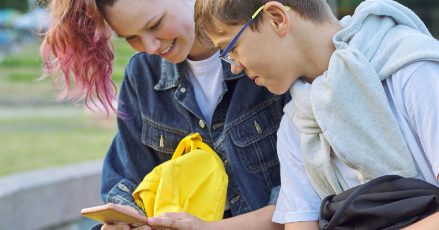 When Phones Get in the Way of Connection | Psychology Today