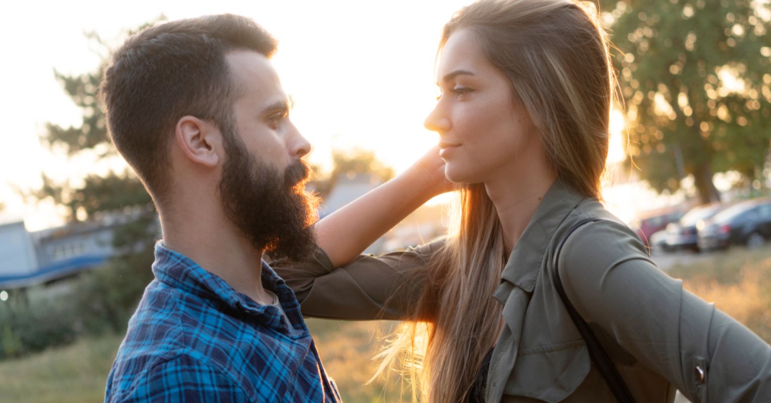 8 Key Nonverbal Signals of Sexual Interest