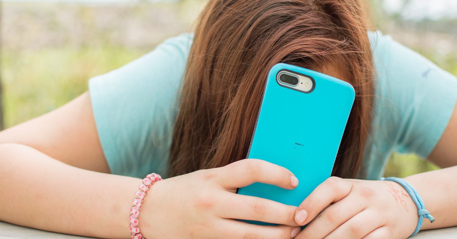 New Report Reveals How Teen Girls Feel About Social Media Psychology new-report-reveals-how-teen-girls-feel-about-social-media-psychology