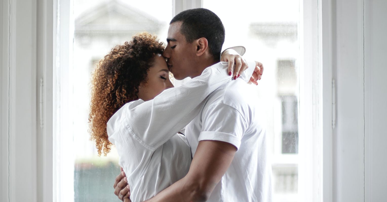 Where in the World Do People Hug and Kiss the Most? | Psychology Today