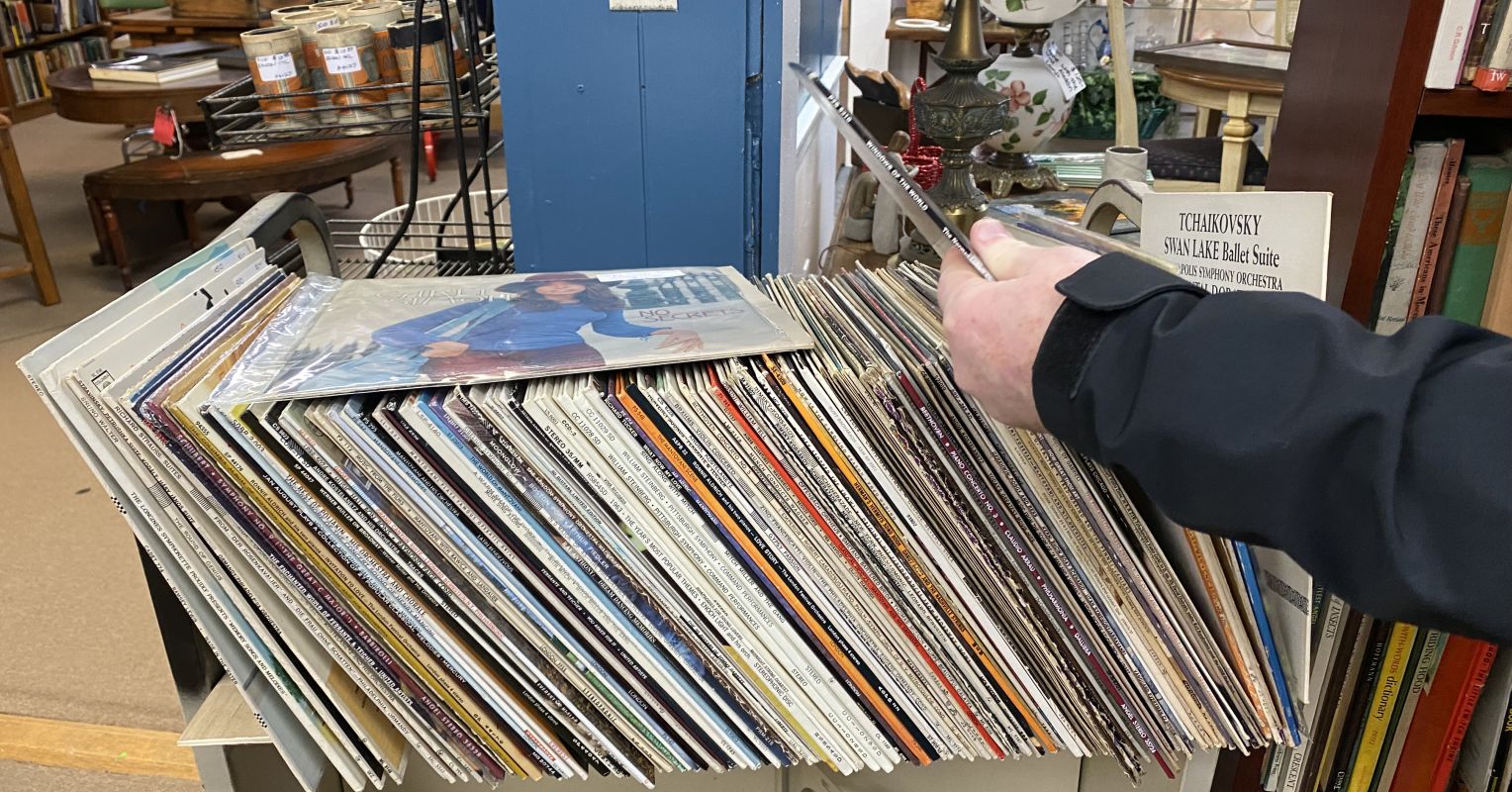 The Social Aspects of Vinyl Clubs | Psychology Today