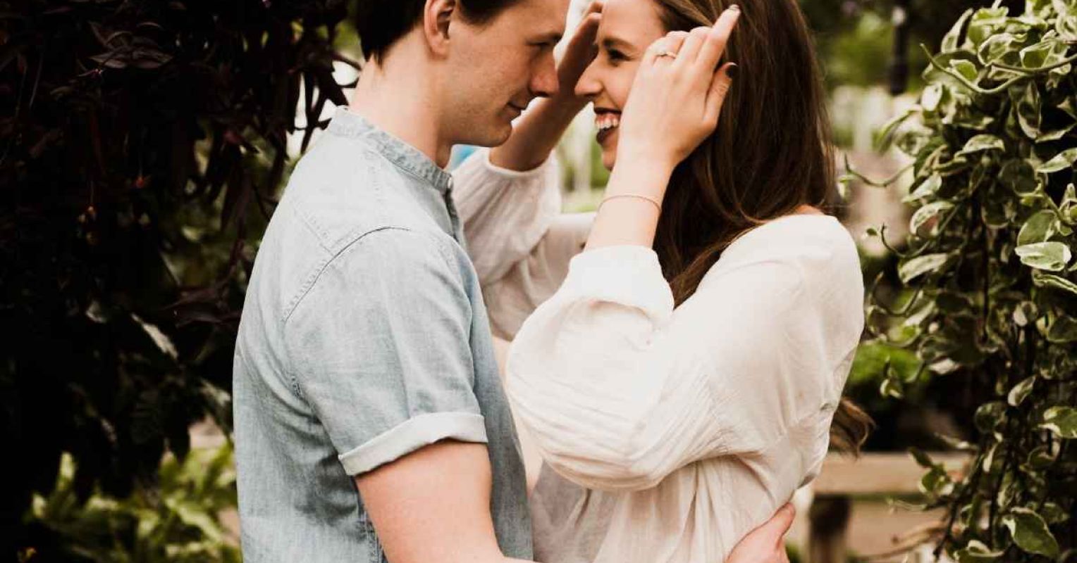 3 'Conversational Landmines' That Couples Should Navigate Carefully ...