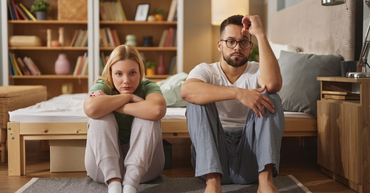 3 Red Flags of an Emotionally Distant Relationship | Psychology Today
