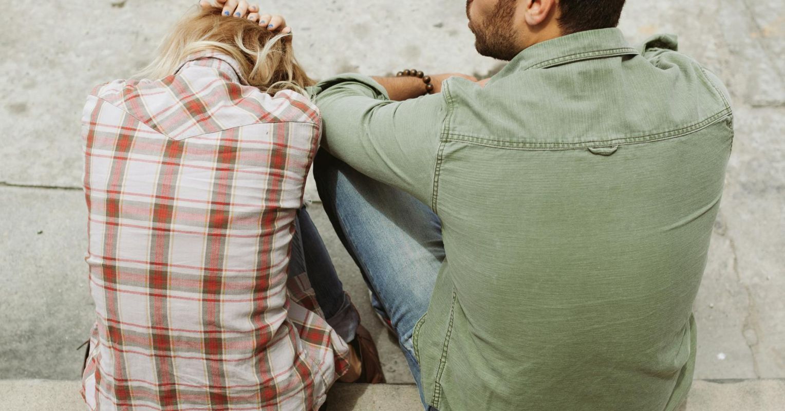 Relationship Amber Flags: How to Spot and Challenge Negging