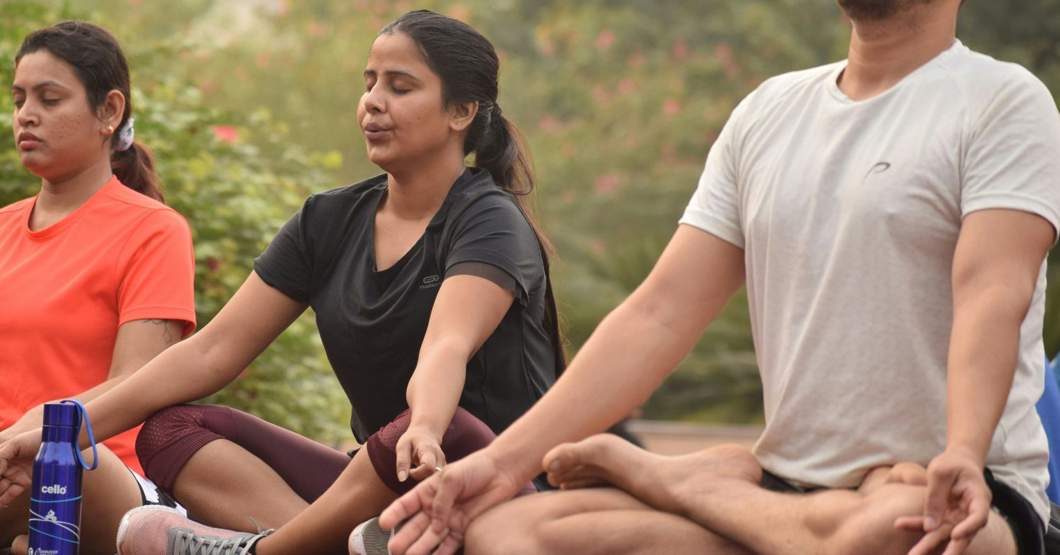 How to Calm Down and Ride Out Difficult Social Settings