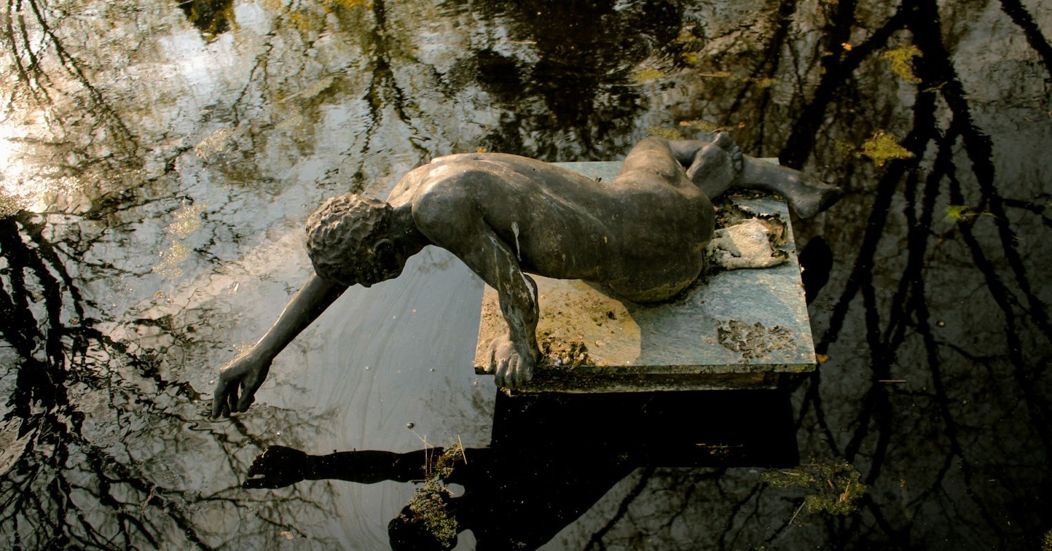 How Covert Narcissism Differs From Overt Narcissism