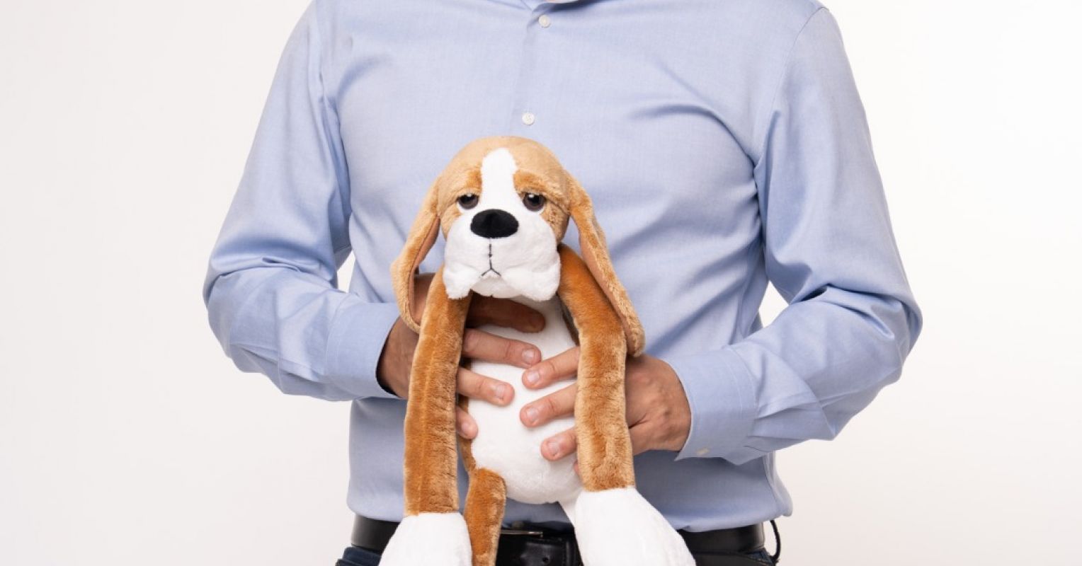 How a Huggy Dog Is Helping Children With Wartime Trauma