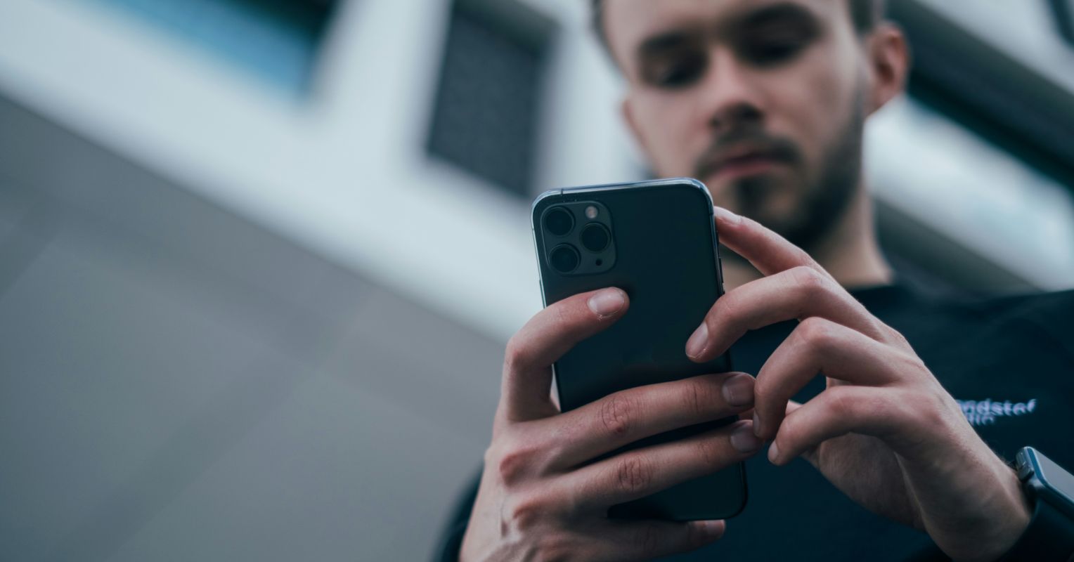 When AI Feels Real: Romance and Sentience in AI Delusions