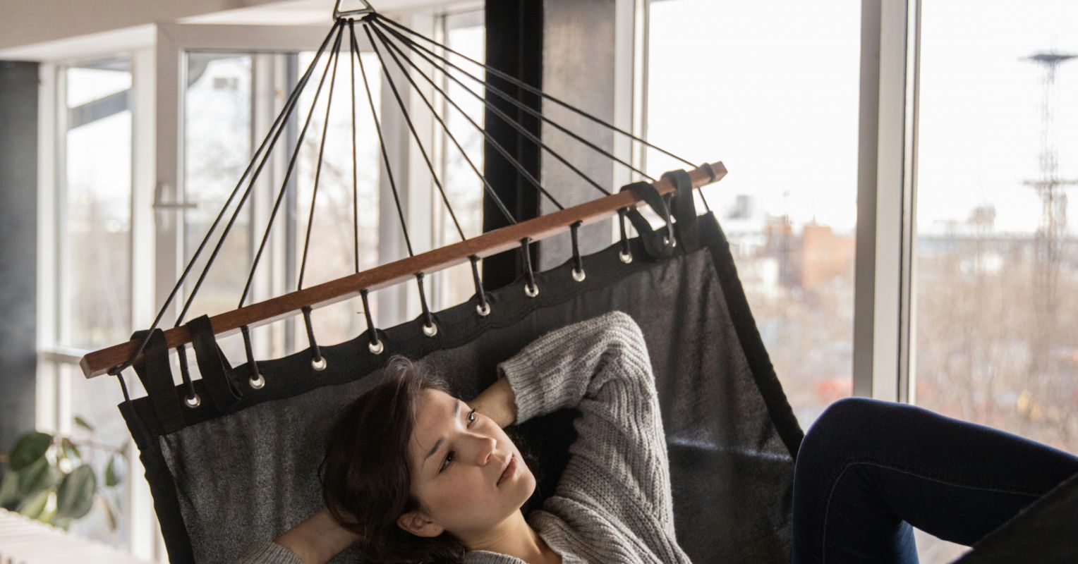 How Money Impacts Your Attention and Pleasurable Thinking