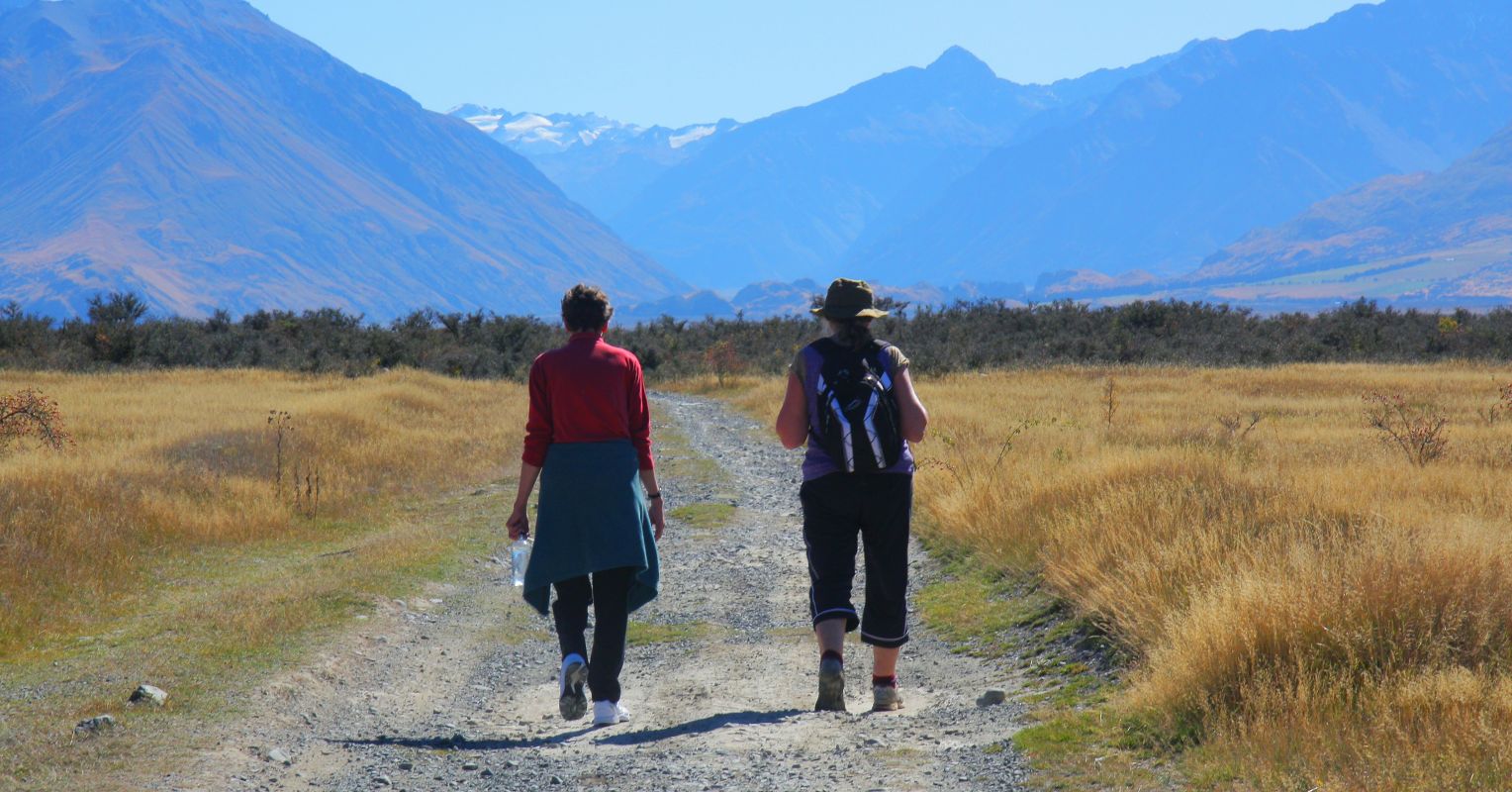 10 Signs Walk-and-Talk Therapy Could Be a Good Fit for You