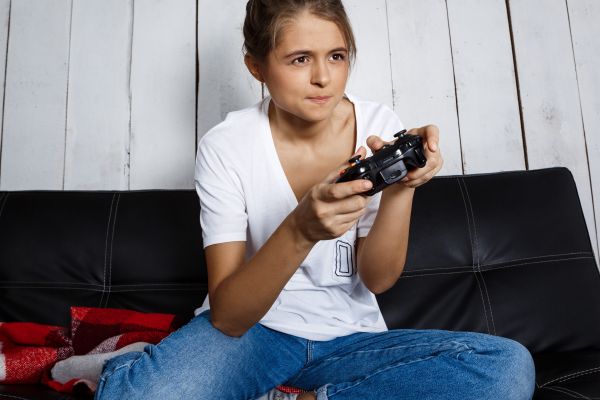 Online Gaming Addiction Becomes The Other Woman
