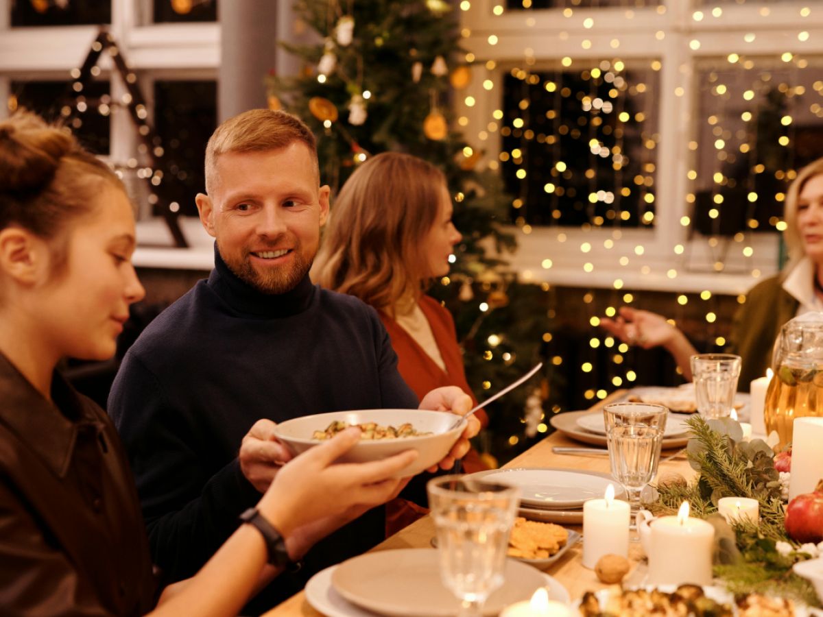 Make Your Holiday Dinner Hearing-Loss-Friendly | Psychology Today Singapore