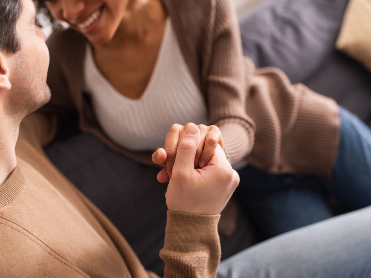 The Benefits of Holding Hands and Why We Do It, According to Science