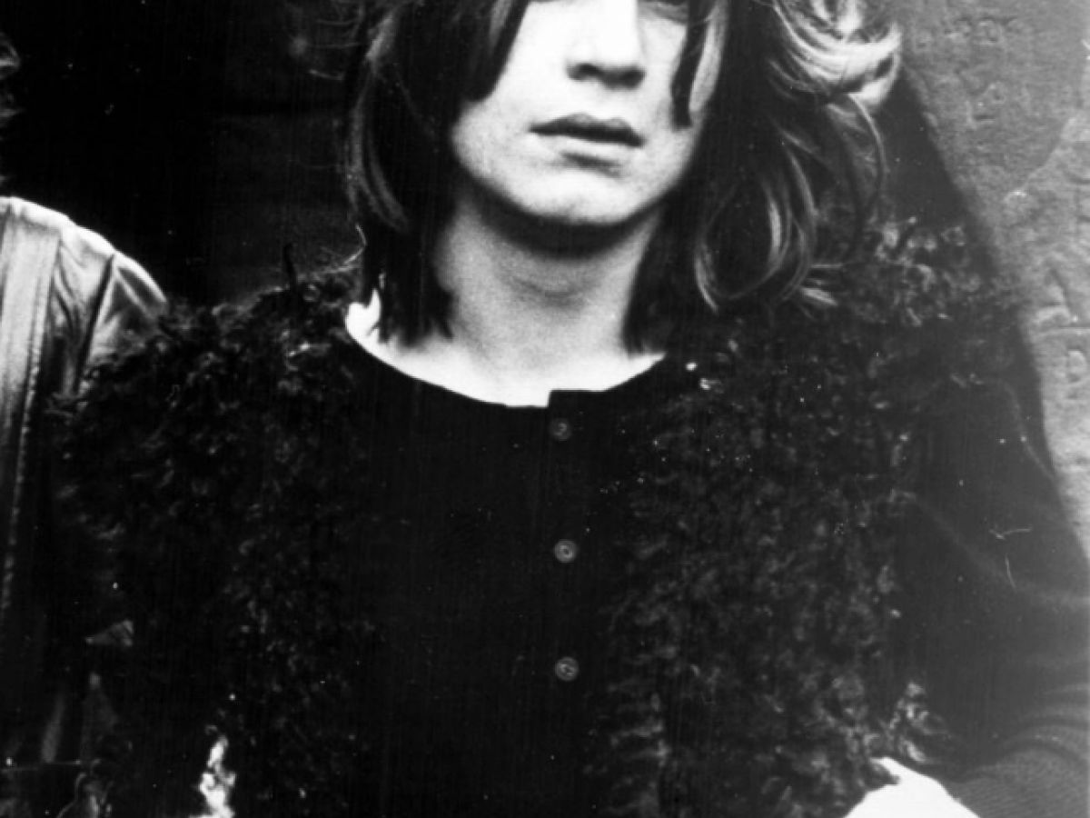 how many cigarettes did ozzy osbourne smoke a day Ozzy Osbourne Ozzy Osbourne Dead: Black Sabbath